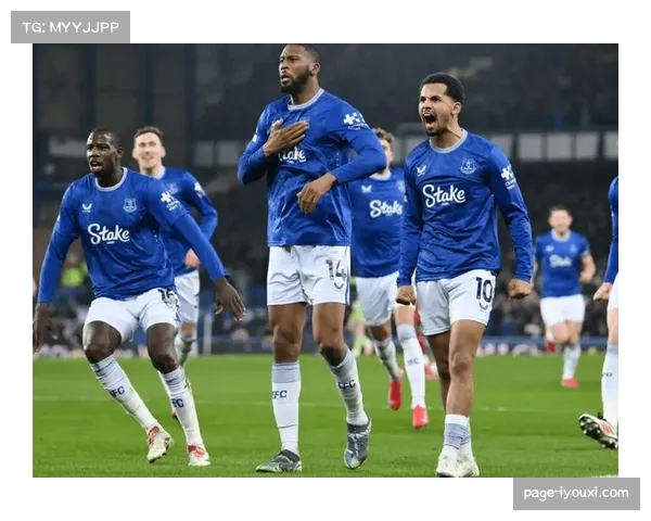 埃弗顿赛季中期阵容稳定性差,频繁伤病打乱战术部署节奏 埃弗顿赛季中期阵容稳定性差,频繁伤病打乱战术部署节奏